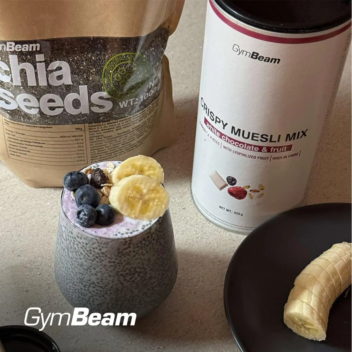 GymBeam Crispy Muesli Mix cereali proteici 420g white chocolate fruit