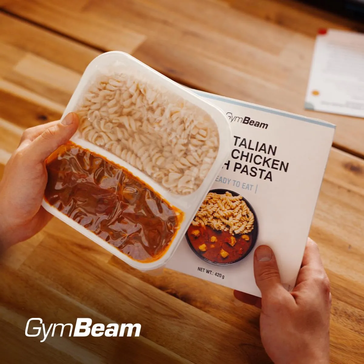GymBeam FIT Ready to Eat Pollo con Pasta all'Italiana Pasto Proteico 420 g