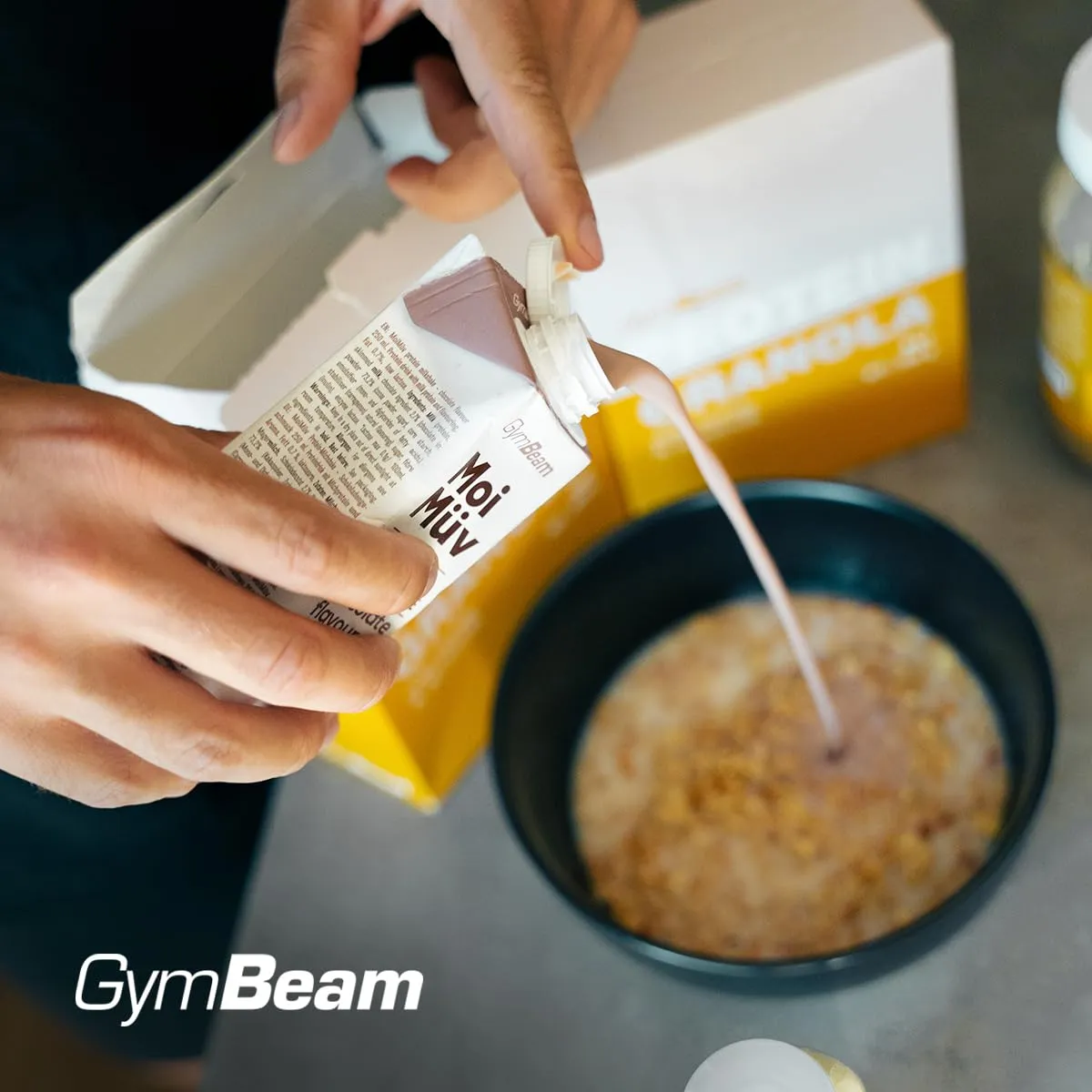 GymBeam MoiMüv Milkshake Proteico Cioccolato 18x250 ml 25 g