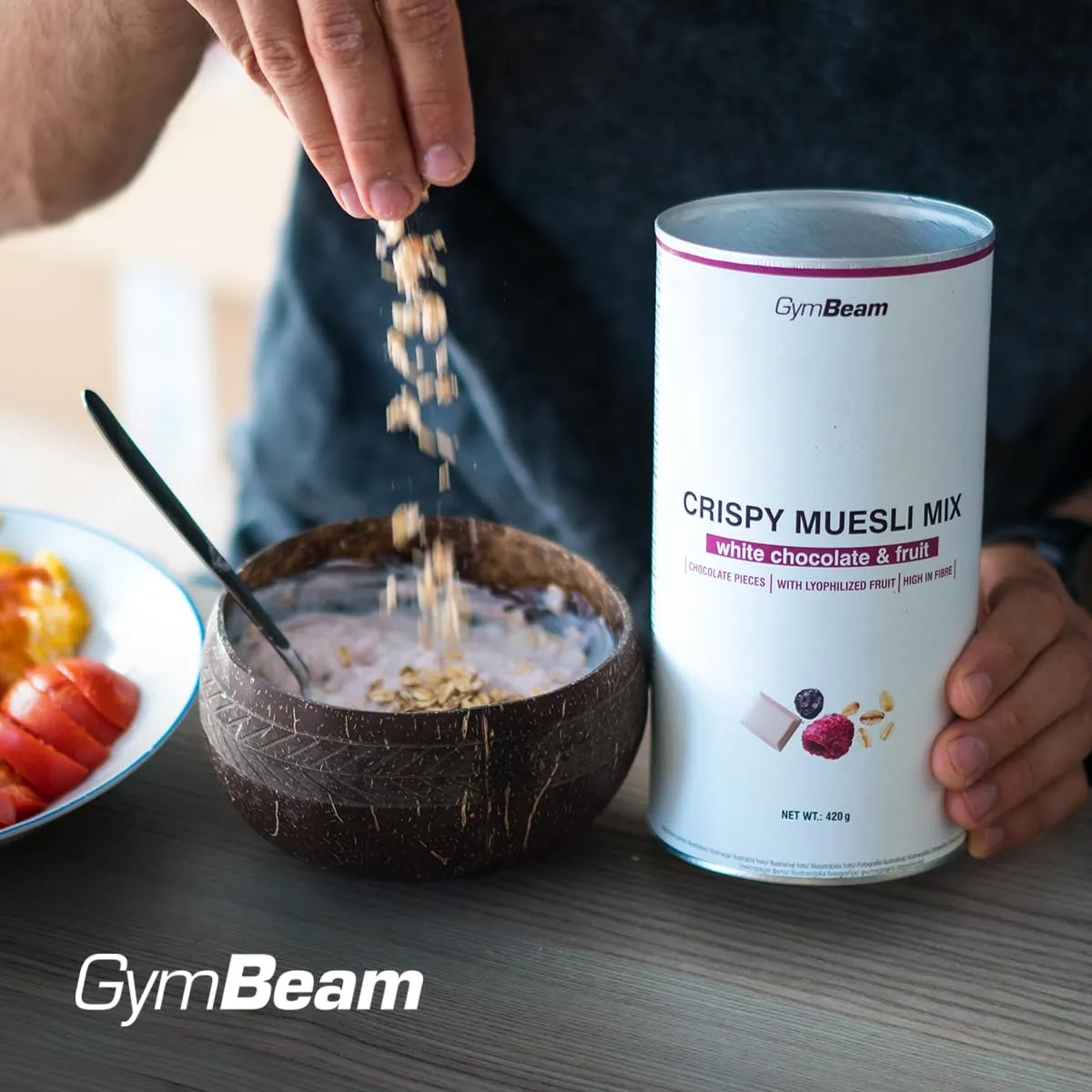 GymBeam Crispy Muesli Mix cereali proteici 420g white chocolate fruit