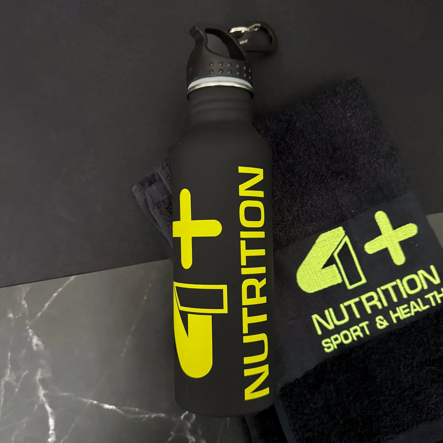 4 Plus Nutrition Stainless Steel Bottle borraccia acciaio palestra