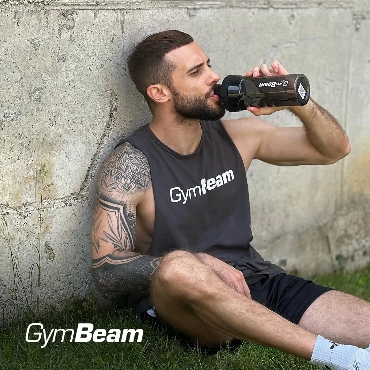 GymBeam Infinity shaker 1000 ml nero in Tritan senza BPA