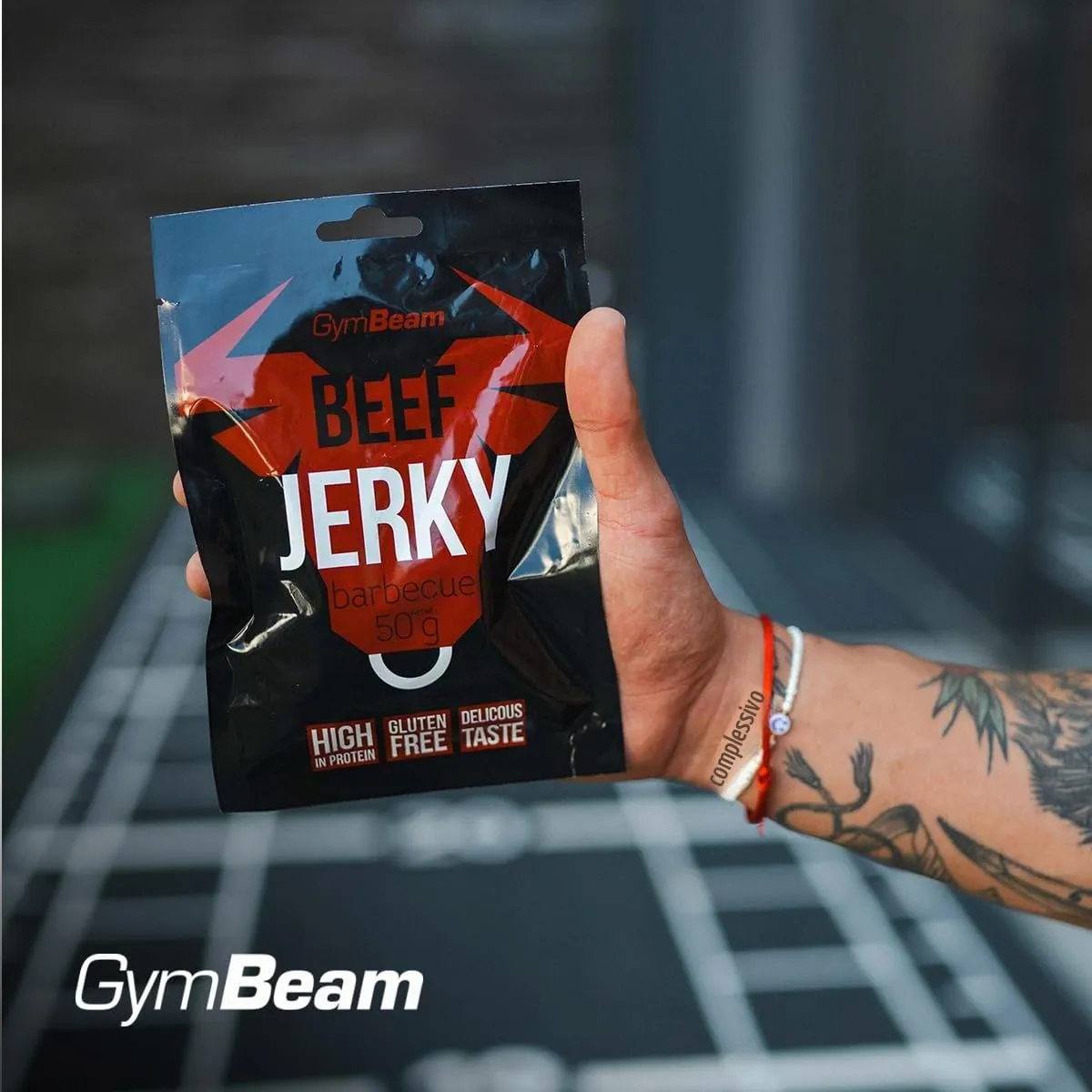 GymBeam Beef Jerky Carne Secca Snack Barbecue 50 g 64% Proteine